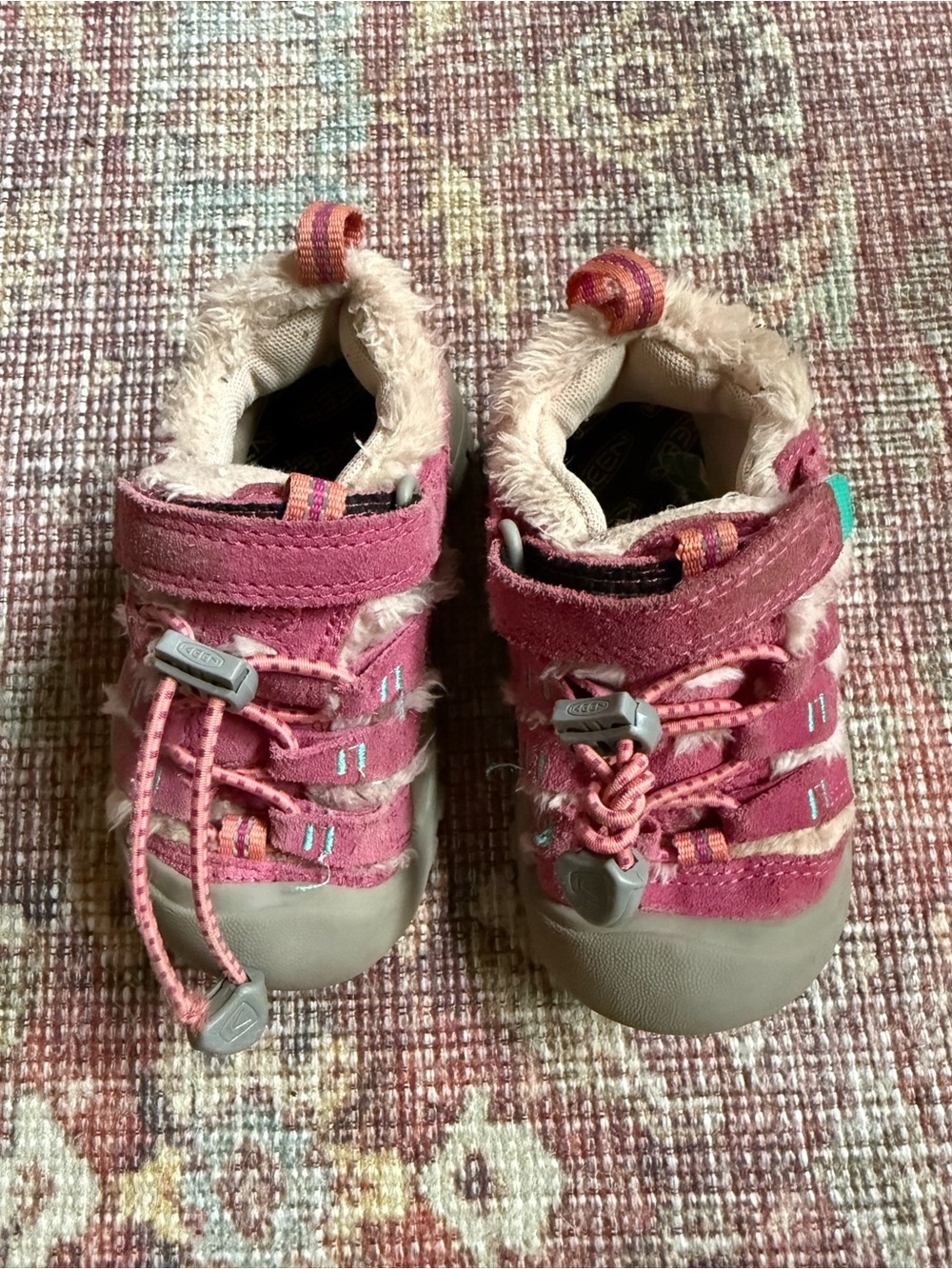 Keen Newport Toddler Girls size 8 Kids Pink Fuzzy Lined Active Sneakers